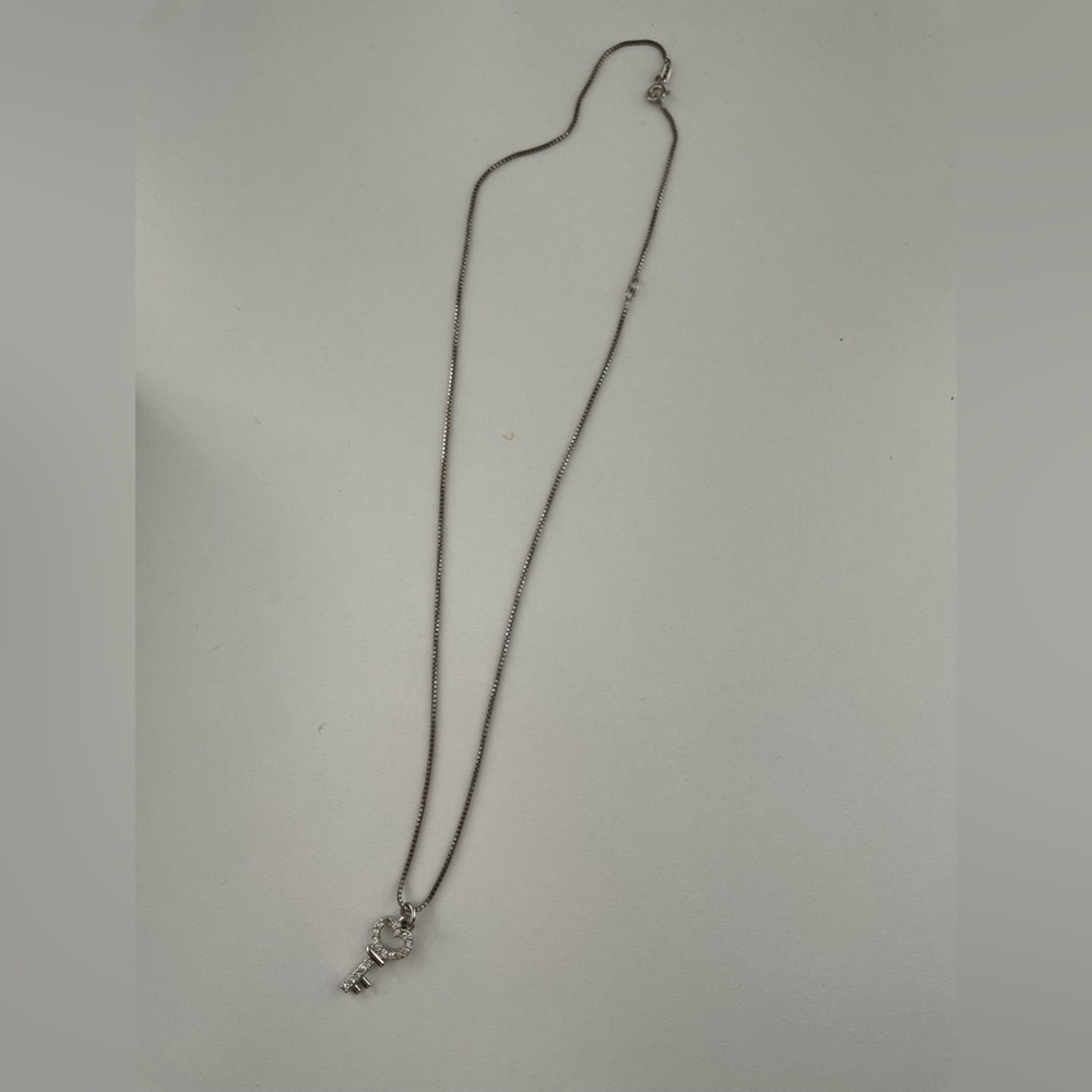 NEVER WORN silver key with diamonds